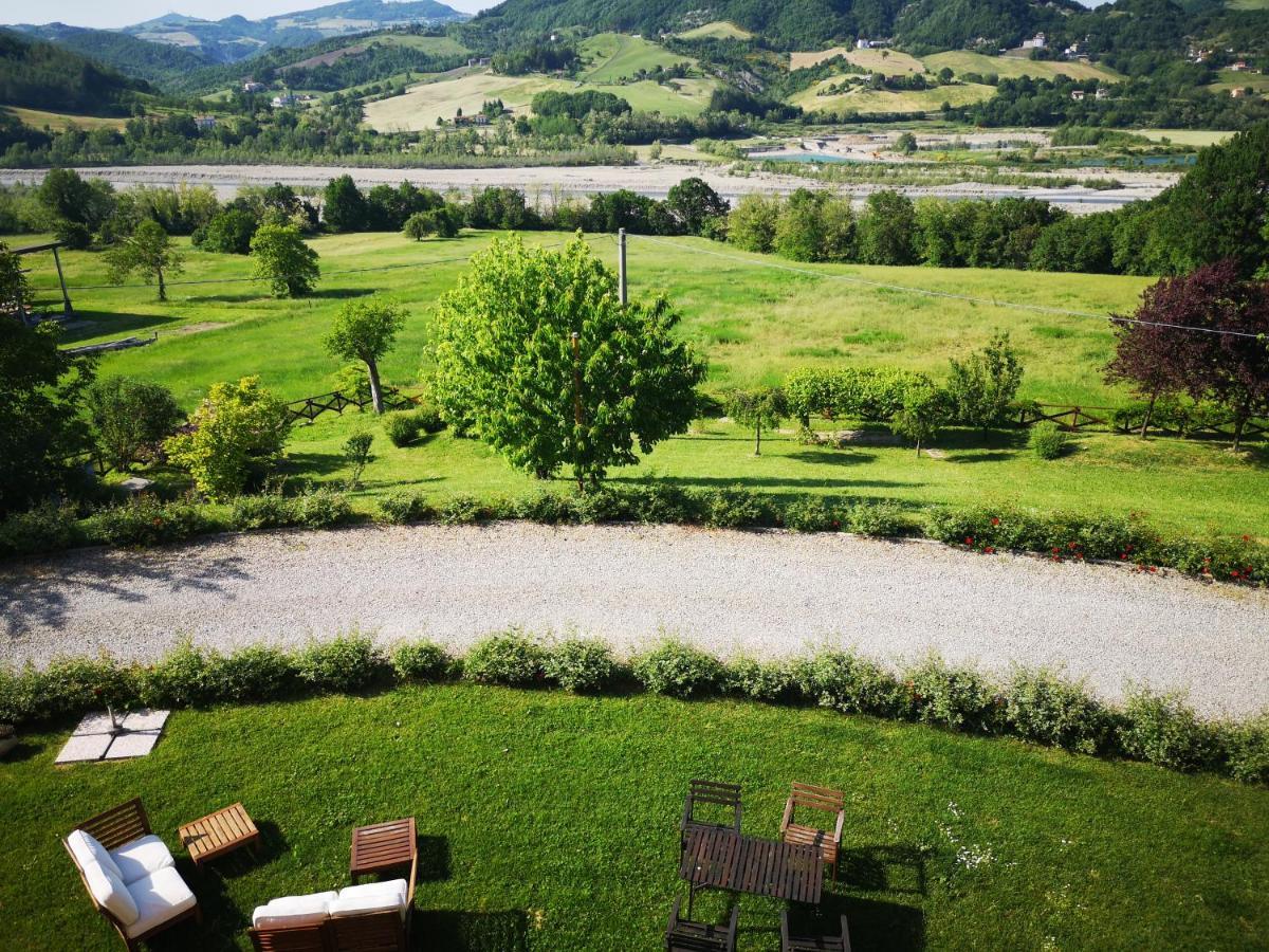 Villa Gelsomina Varano deʼ Melegari Екстериор снимка
